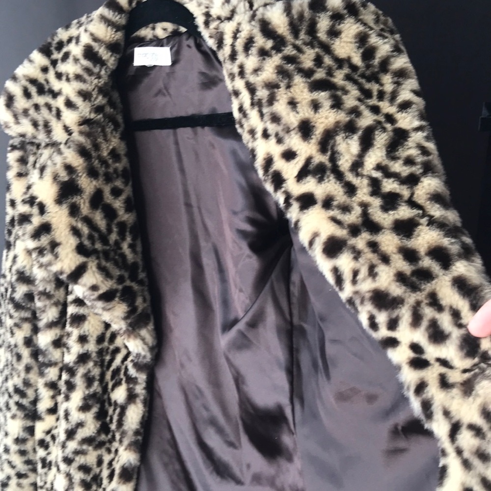 Leopard Coat - Picture 5 of 5